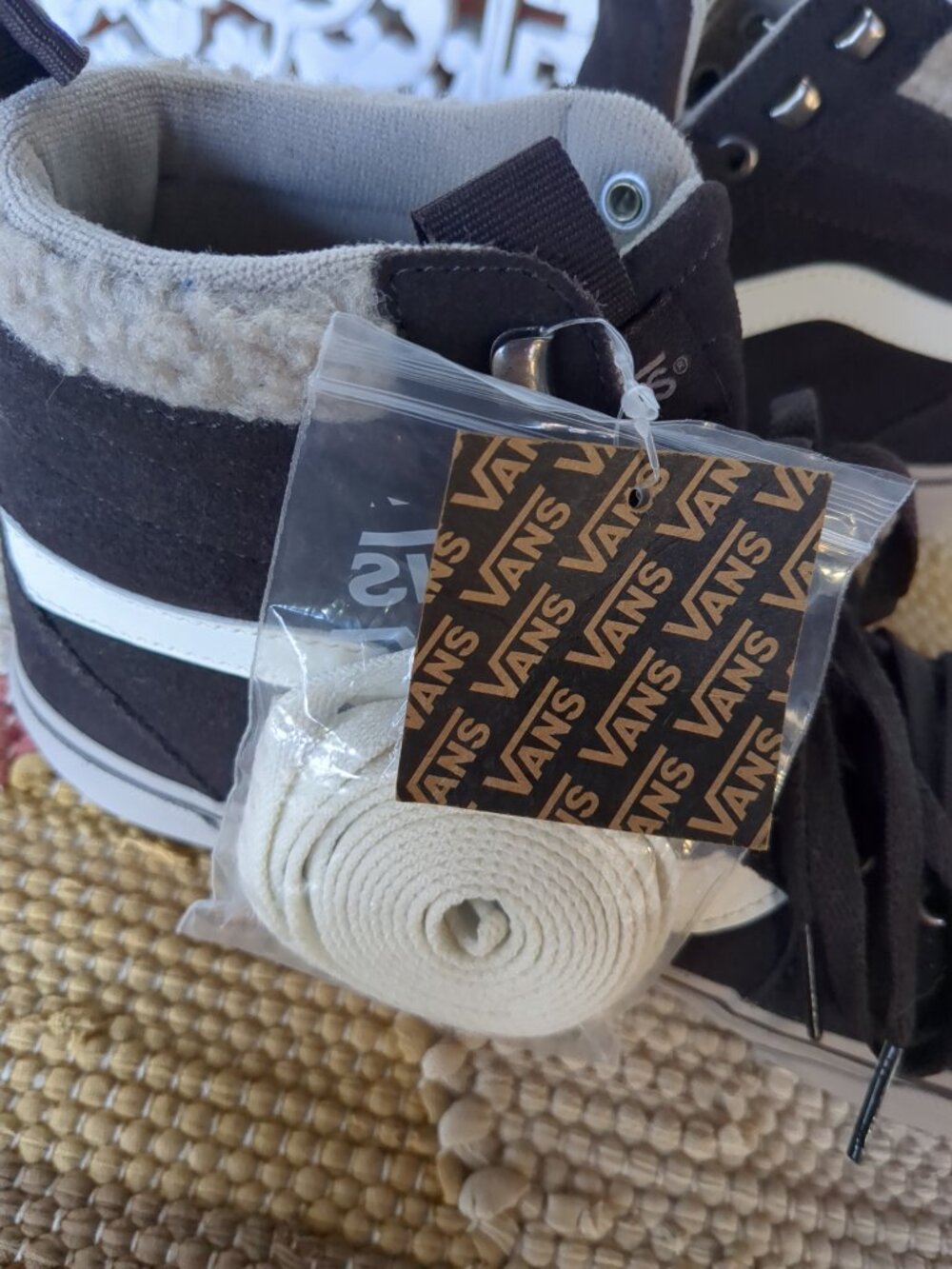 Size 10 👟👟👟 Women Vans Chocolate Suede High Top - Picture 6 of 16